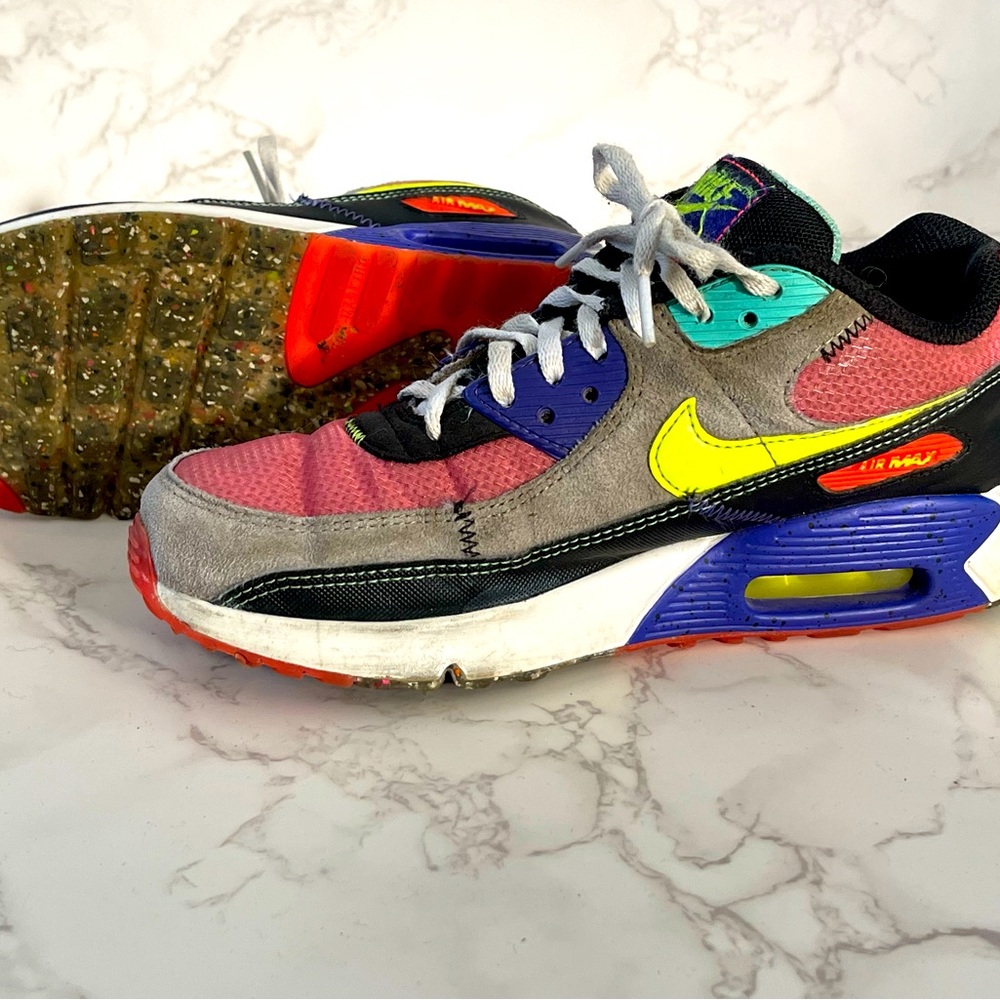 Nike Air Max 90 SE Exeter Edition Non DJ5917 Red Volt Black Grind size 5 youth